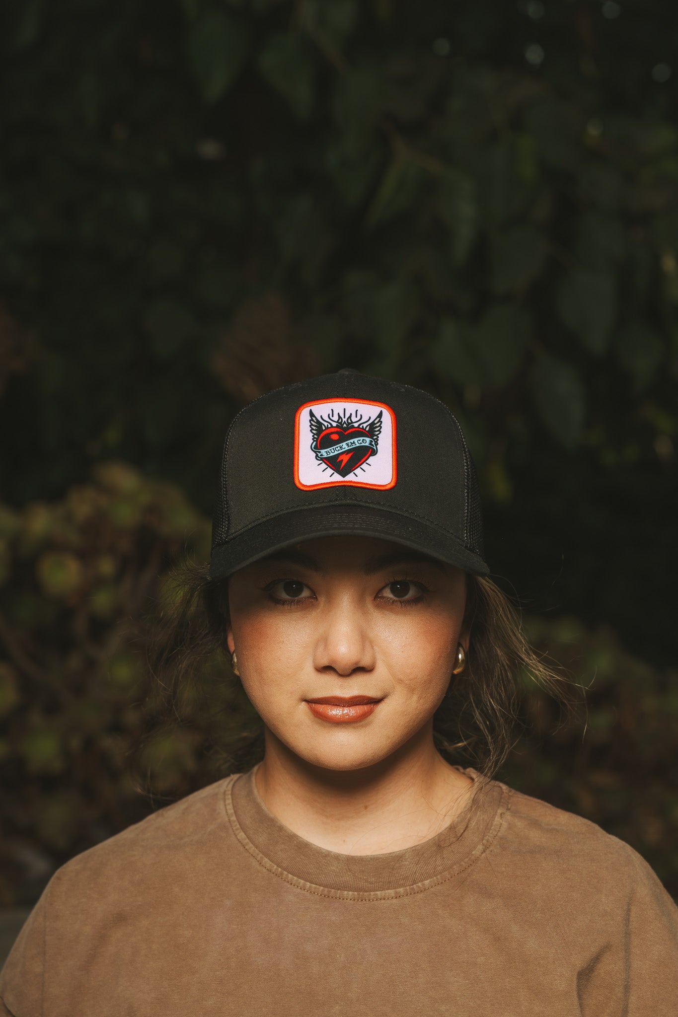 Buck Em Heart (Classic Fit - Black Mesh Cap)
