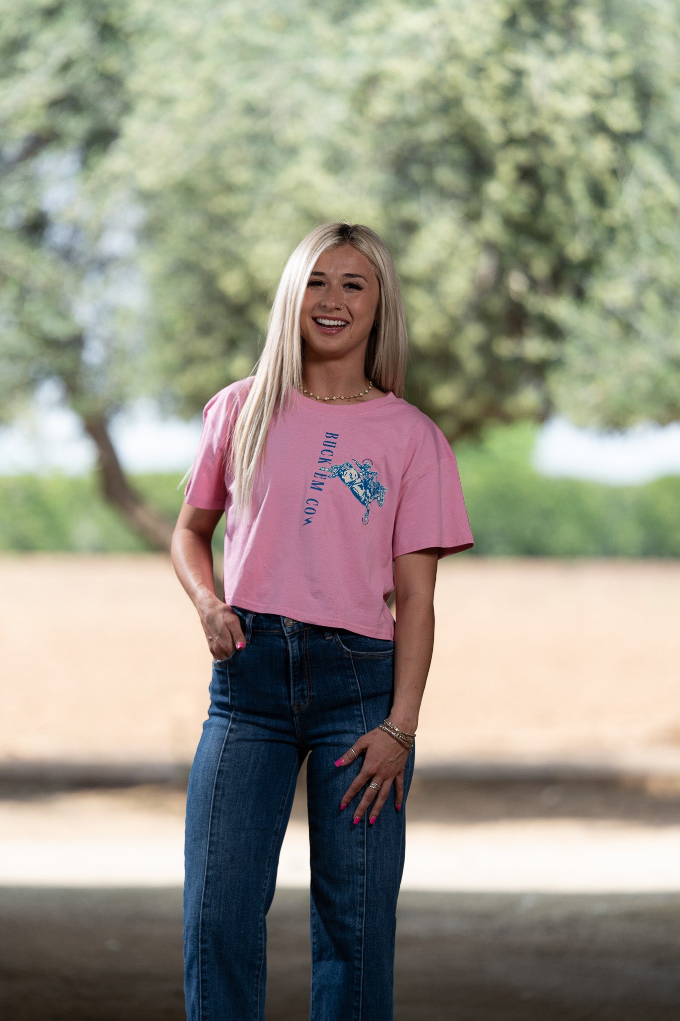 BUCK EM BRONC (PINK CROP)