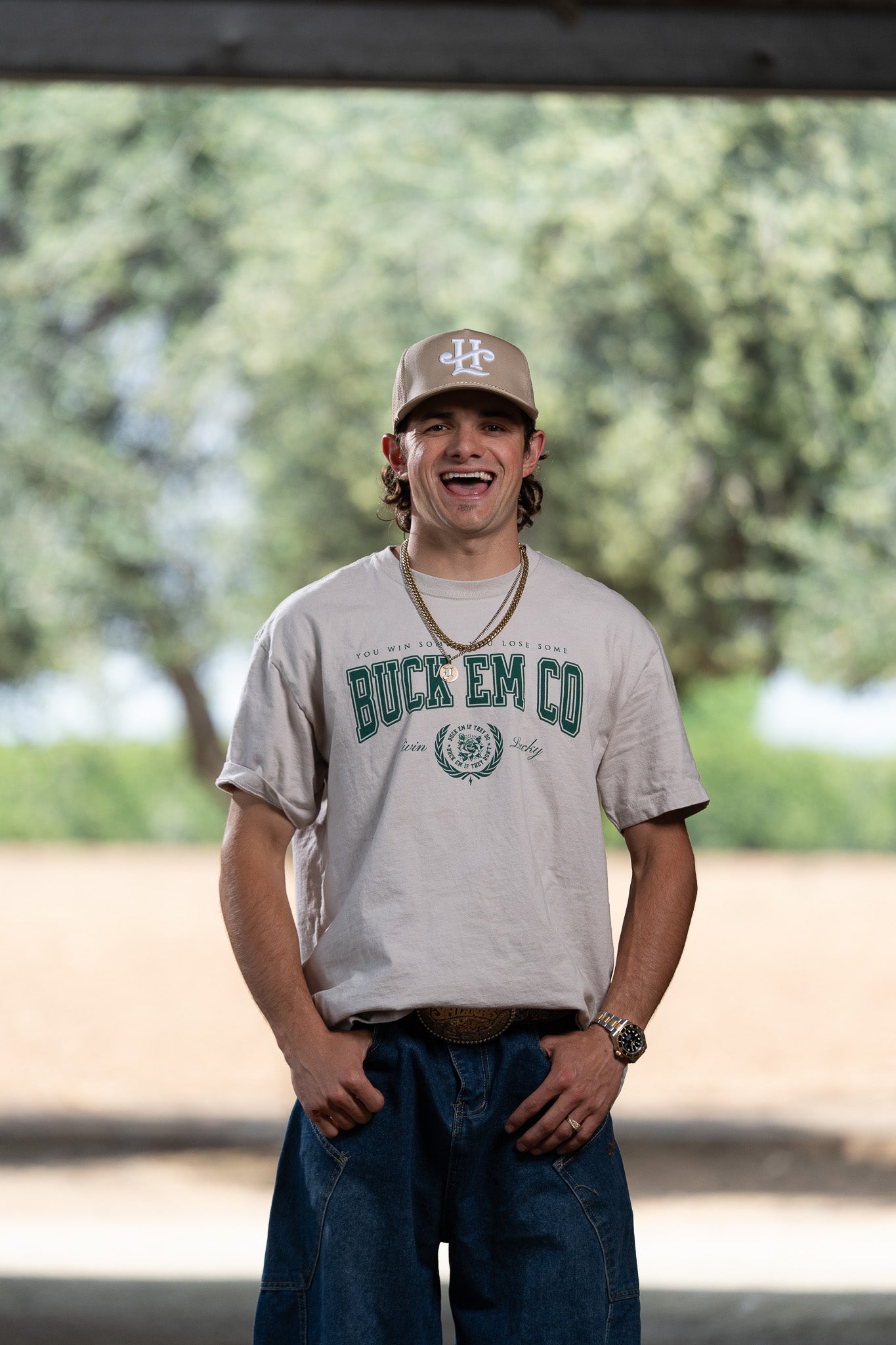 BUCK EM VARSITY (T-Shirt)