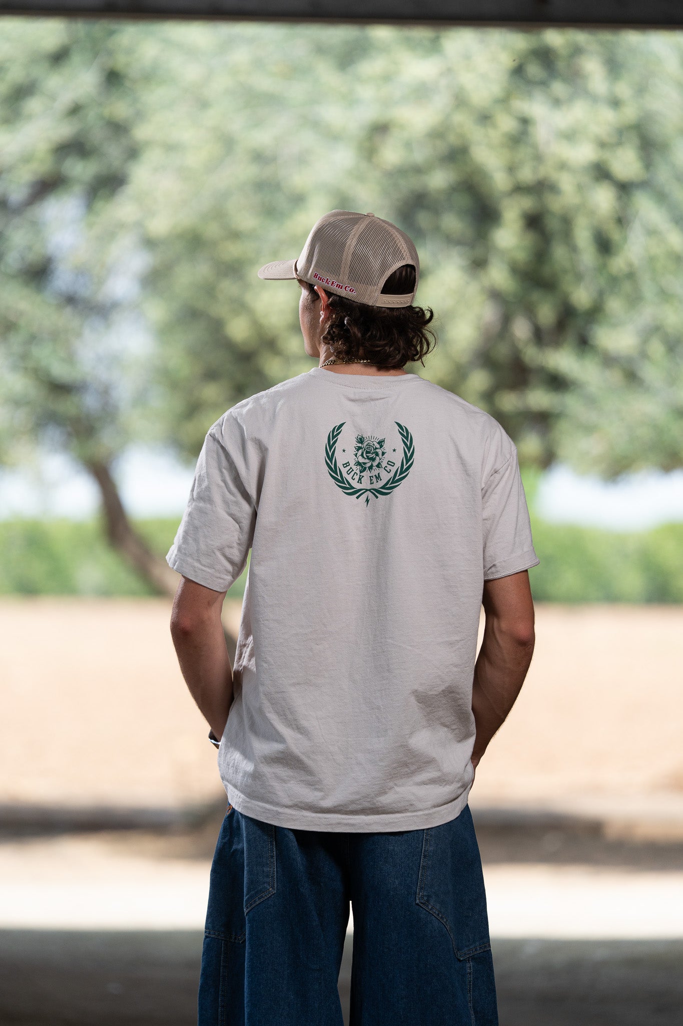 BUCK EM VARSITY (T-Shirt)