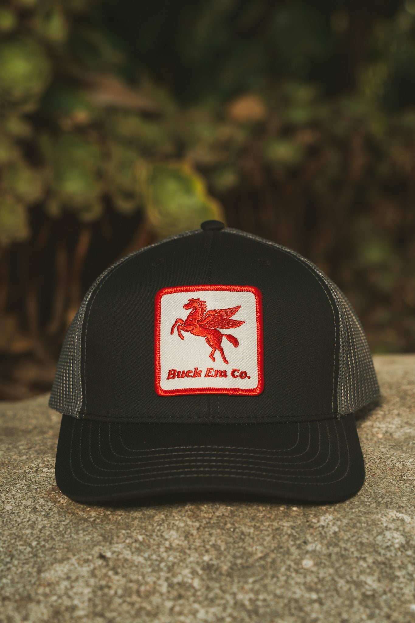 Pegasus (Classic Fit - Black/Grey Mesh Cap)